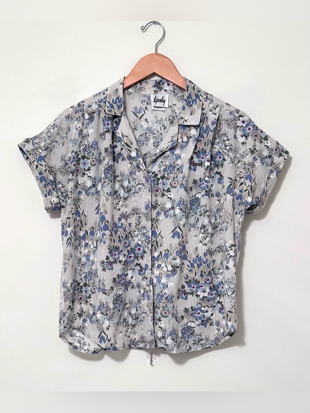 Vintage Women’s Blue Hued Floral Short-Sleeve Button-Down Shirt